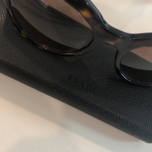 Prada Sunglasses - Picture 5 of 7
